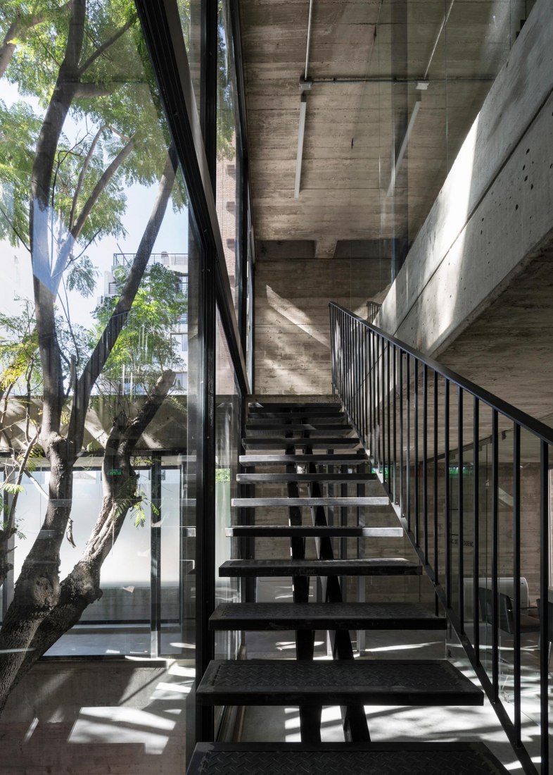 New College of Architects of Córdoba headquarters by Adolfo Mondejar, Pablo Mondejar, Dolores Gómez Macedo Arquitectos. Photograph by Federico Cairoli