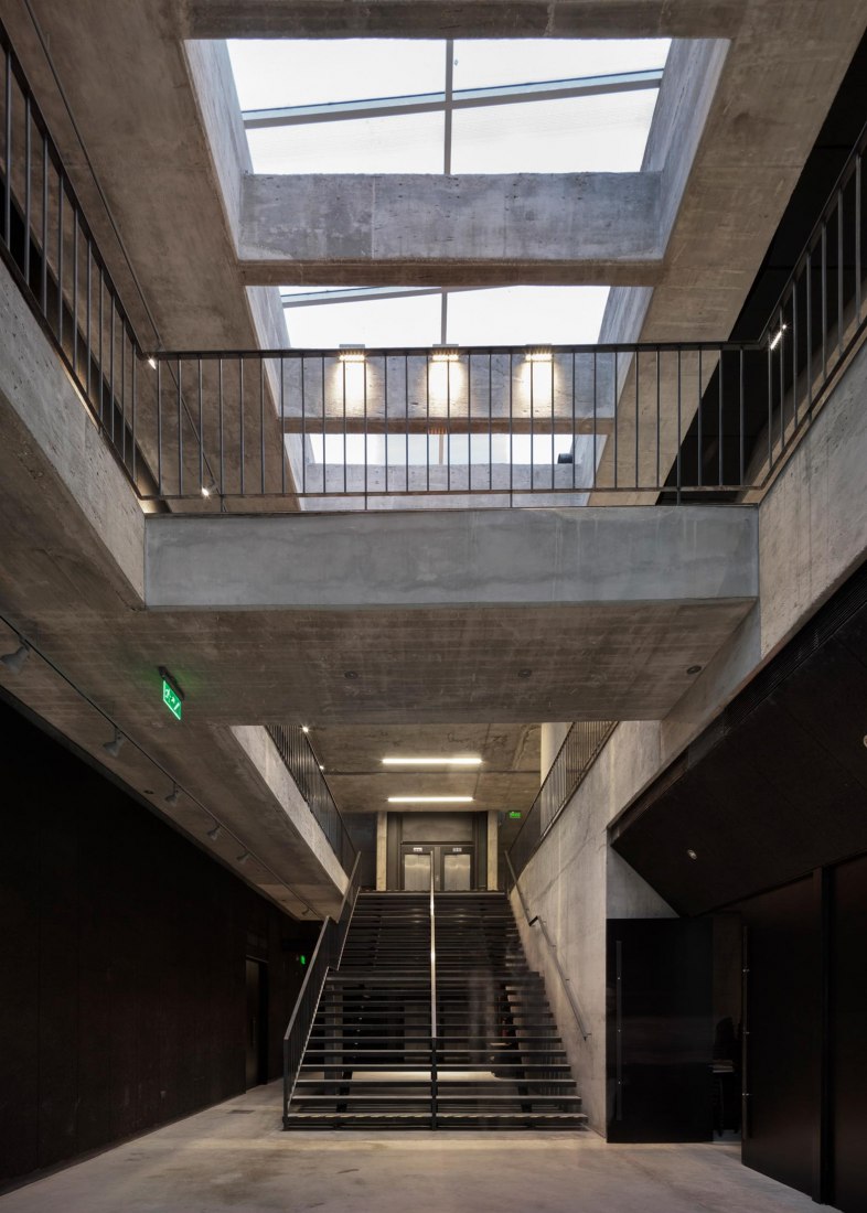 New College of Architects of Córdoba headquarters by Adolfo Mondejar, Pablo Mondejar, Dolores Gómez Macedo Arquitectos. Photograph by Federico Cairoli