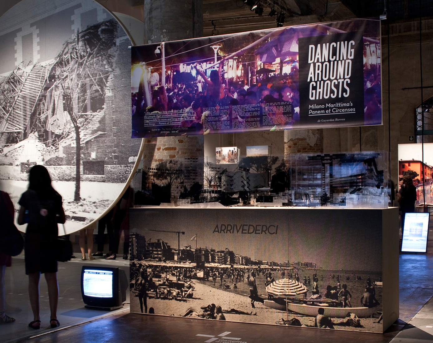 de Gayardon Bureau. Dancing Around Ghosts - Milano Marittima’s panem et circenses. 14.Mostra Internazionale di Architettura, Fundamentals, la Biennale di Venezia. Foto © Francesco Galli. Cortesía de la Biennale di Venezia.