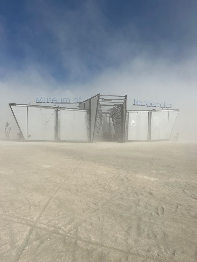 El Museo sin espectadores regresa a Burning Man en 2023. Fotografía por Lonnie Graham.