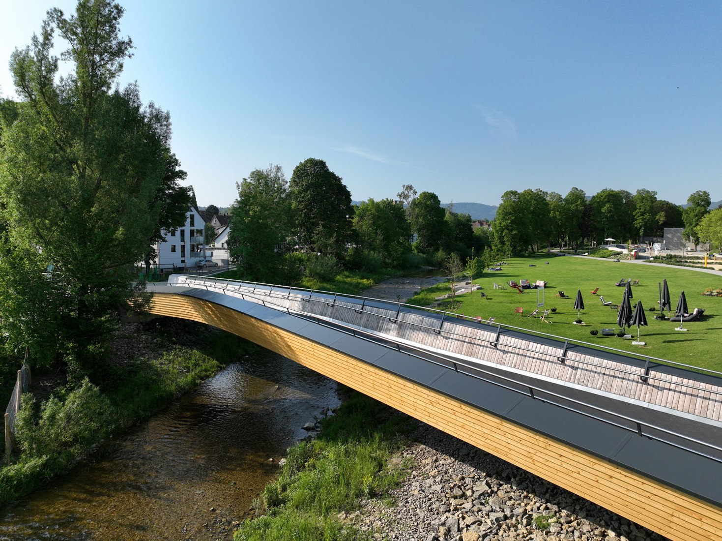 Balingen Footbridge by Moxon Architects + Ingenieurbüro Miebach. Photograph by Simon Kennedy.