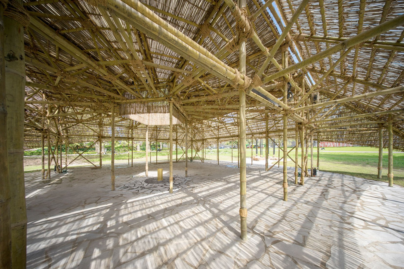 "MPavilion 2014" en Melbourne por Bijoy Jain de Studio Mumbai. Fotografía por John Gollings