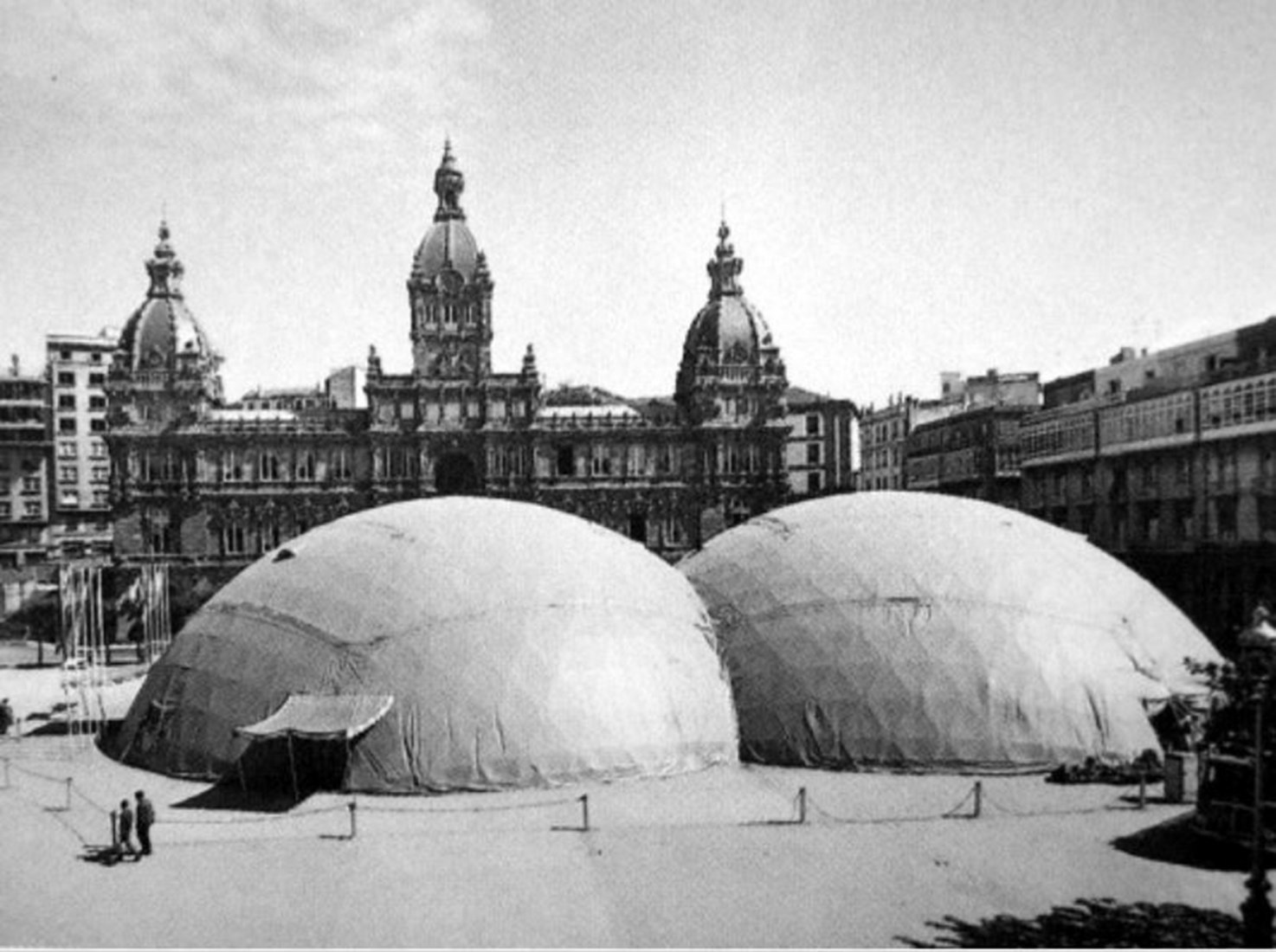 Prototipo construido del teatro ambulante, La Coruna, 1995. Deploy 2.0 por MP+R Arquitectos. Fotografía cortesía de MP+R Arquitectos.