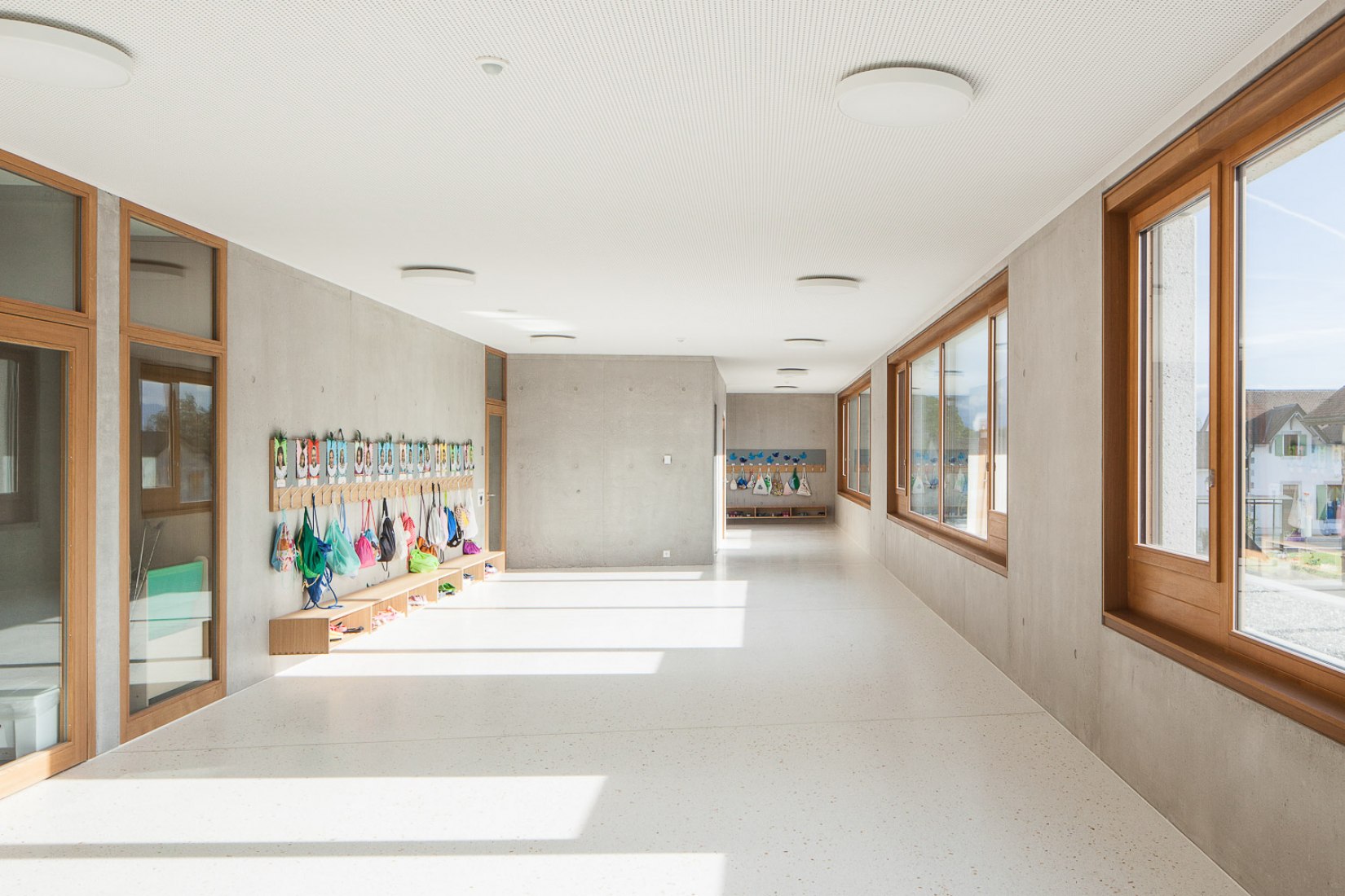 Nueva escuela Meinier por Mue Atelier d'Architecture. Fotografía por Arnaud Schelstraete.