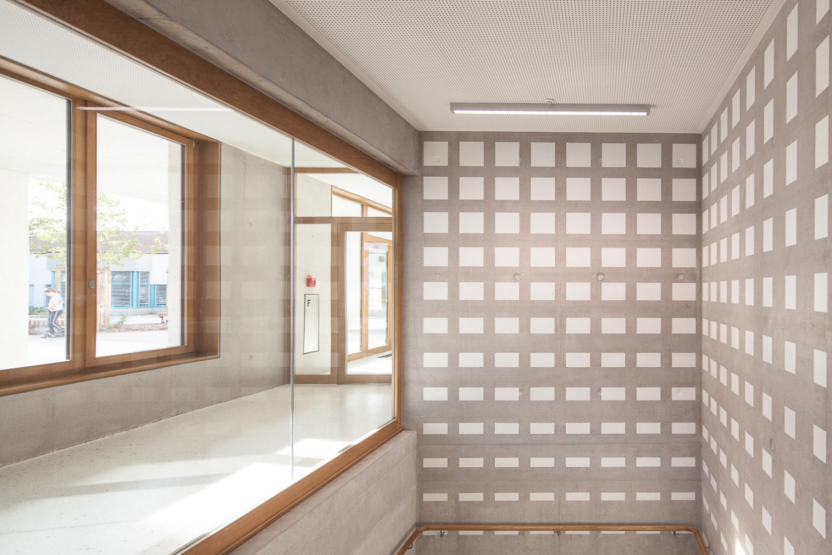 Nueva escuela Meinier por Mue Atelier d'Architecture. Fotografía por Arnaud Schelstraete.