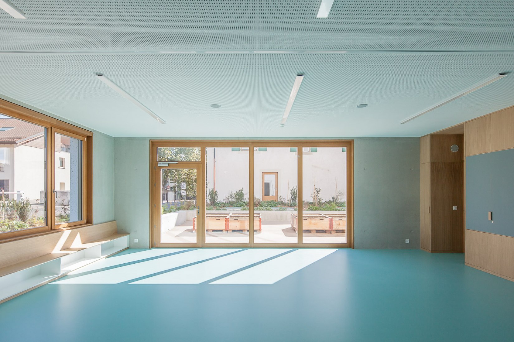 Nueva escuela Meinier por Mue Atelier d'Architecture. Fotografía por Arnaud Schelstraete.