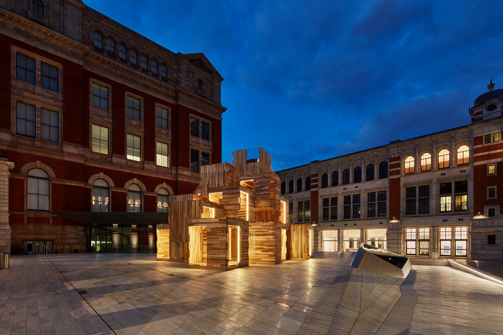 Pabellón MultiPly por Waugh Thistleton Architects. Fotografía por Ed Reeve 