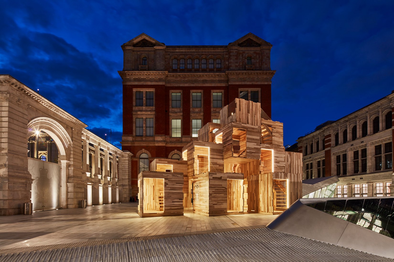 Pabellón MultiPly por Waugh Thistleton Architects. Fotografía por Ed Reeve 