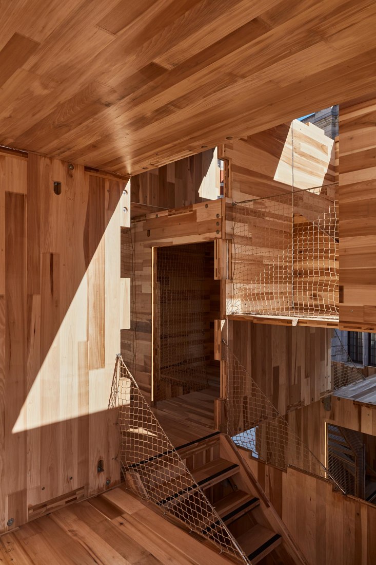 Pabellón MultiPly por Waugh Thistleton Architects. Fotografía por Ed Reeve 