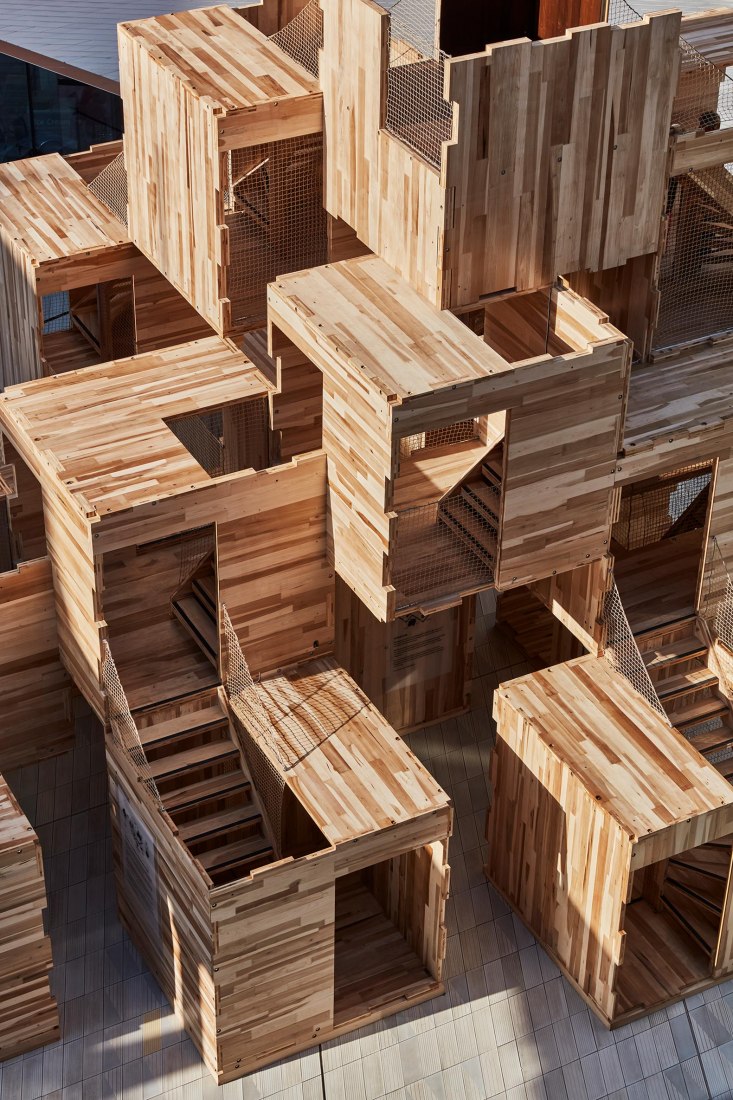 Pabellón MultiPly por Waugh Thistleton Architects. Fotografía por Ed Reeve 