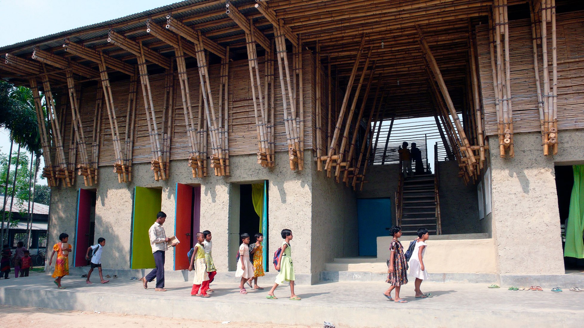 Escuela METI, Rudrapur (Bangladesh), 2006. El Museo ICO presenta «Anna Heringer. La belleza esencial». Fotografía por B.K.S. Inan.