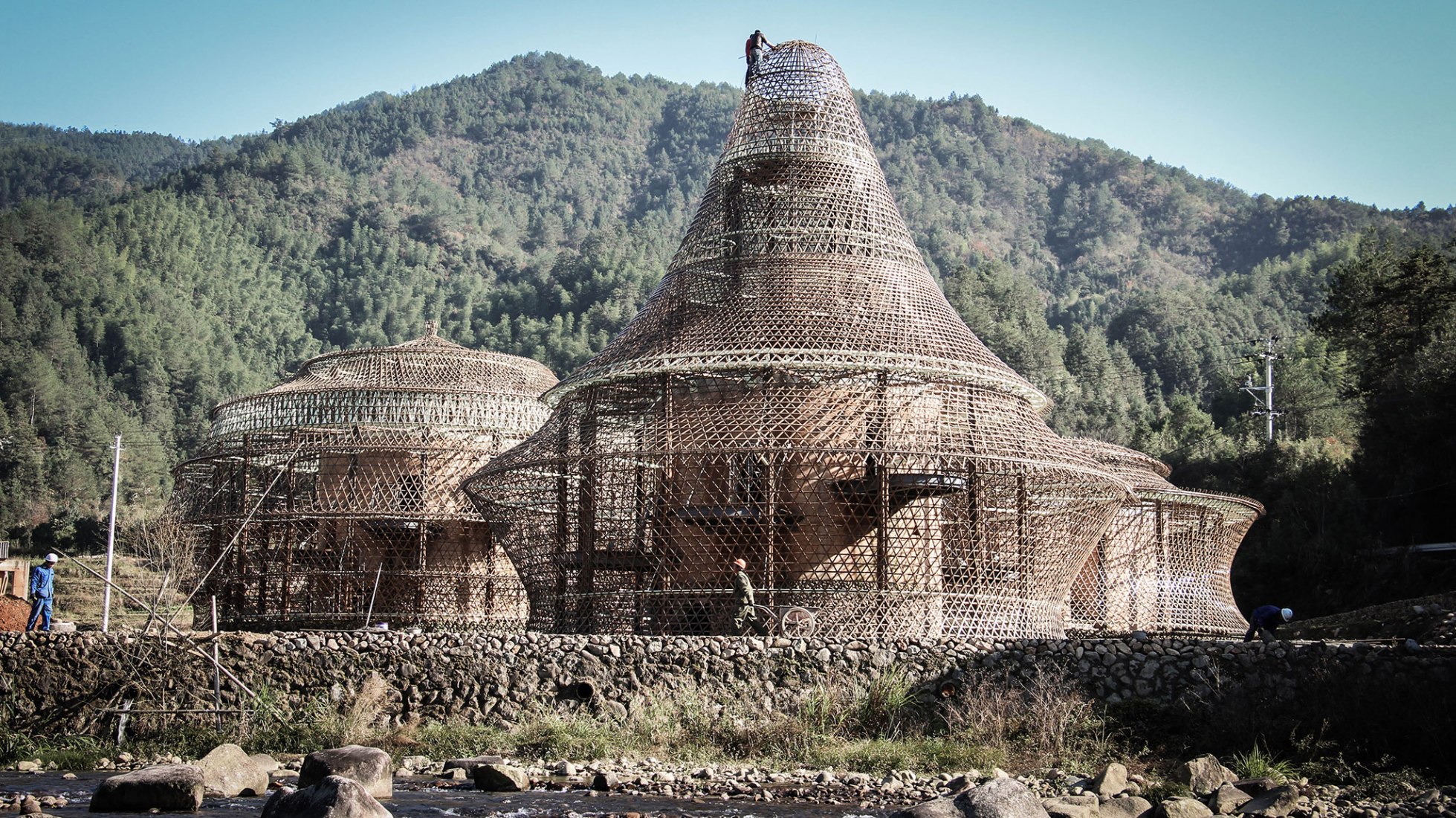 Albergue en la Bienal de Bambú de Longquan, Baoxi (China), 2016. El Museo ICO presenta «Anna Heringer. La belleza esencial». Fotografía por Jenny Ji.