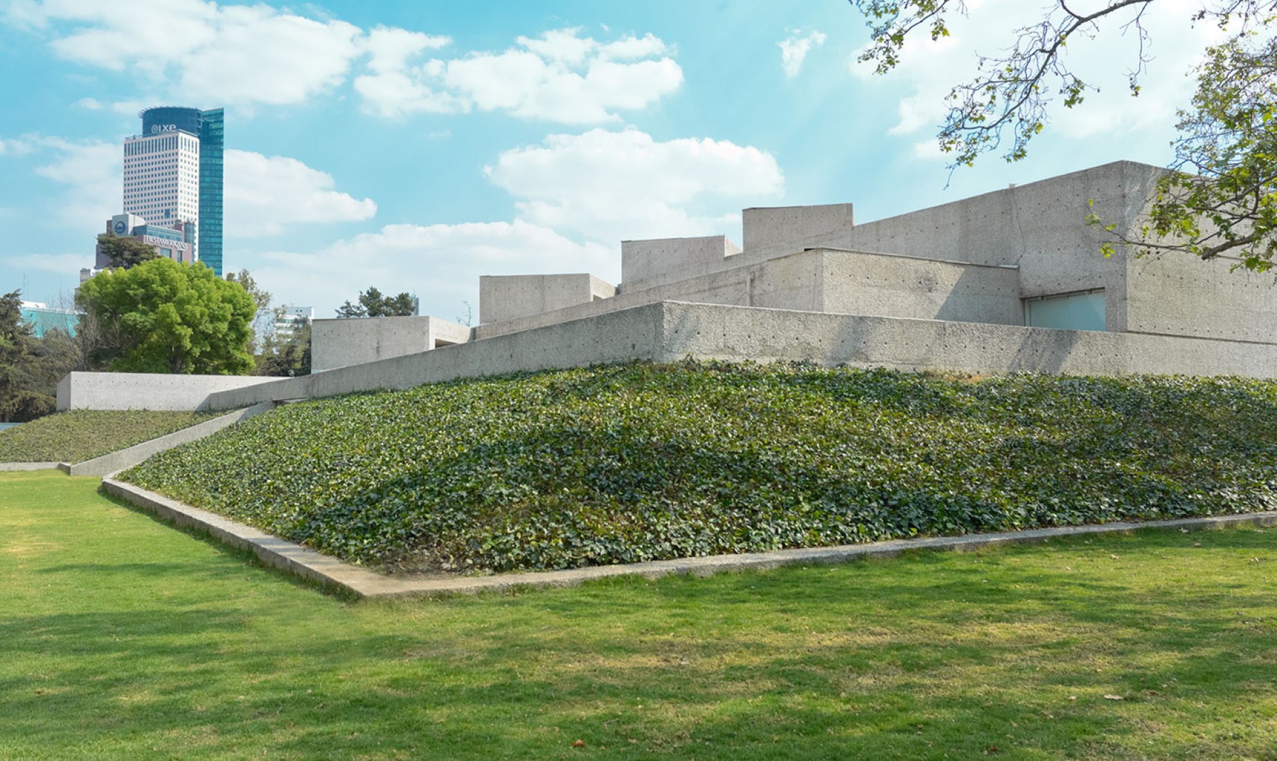 Museo Rufino Tamayo de Arte Contemporáneo por Teodoro González de León y Abraham Zabludovsky. México, 1981. Imagen cortesía del Museo Tamayo de Arte Contemporáneo.