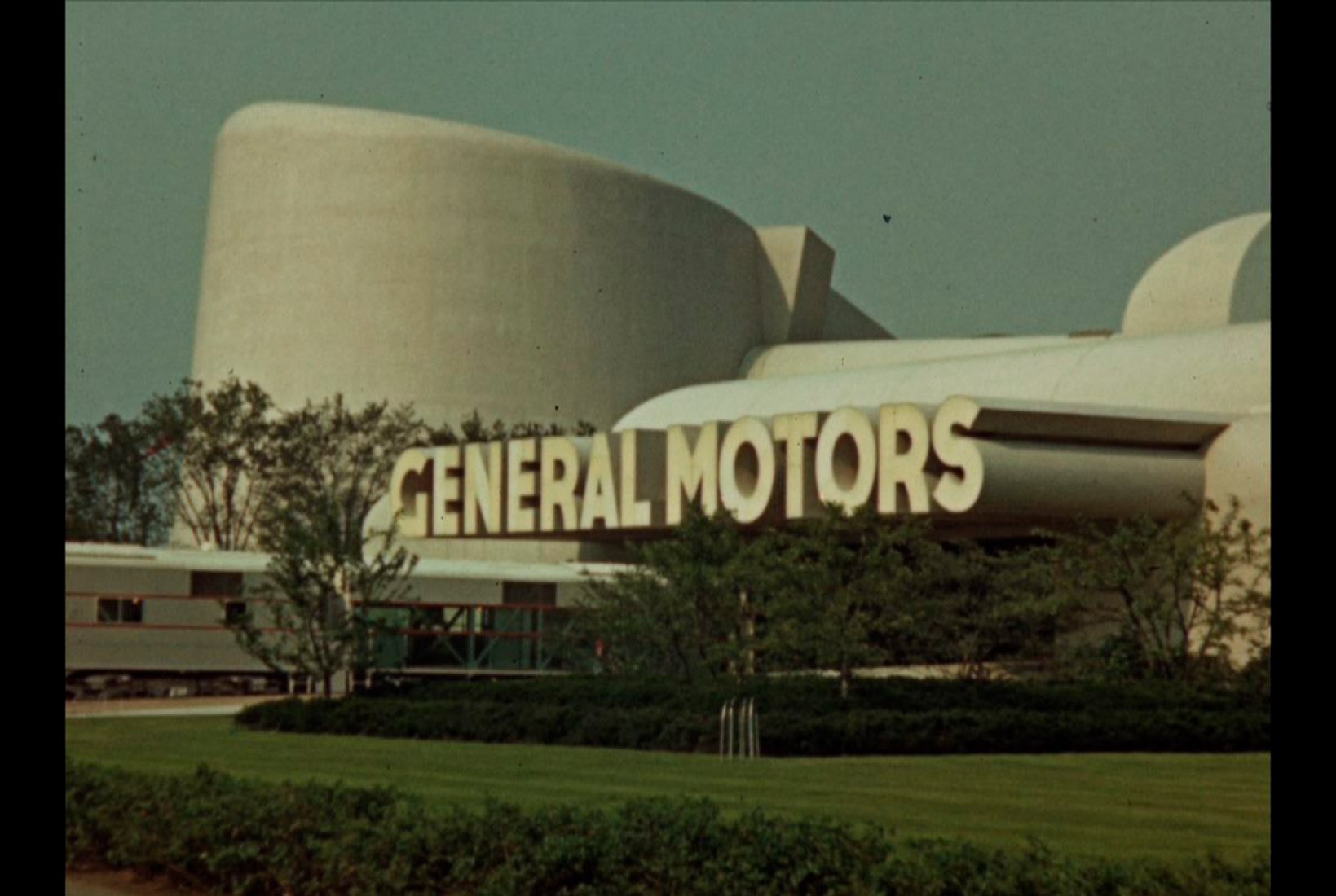 Towards new horizons, film, 1940. Prelinger Archive. Image Courtesy by Museo Nacional Reina Sofía 
