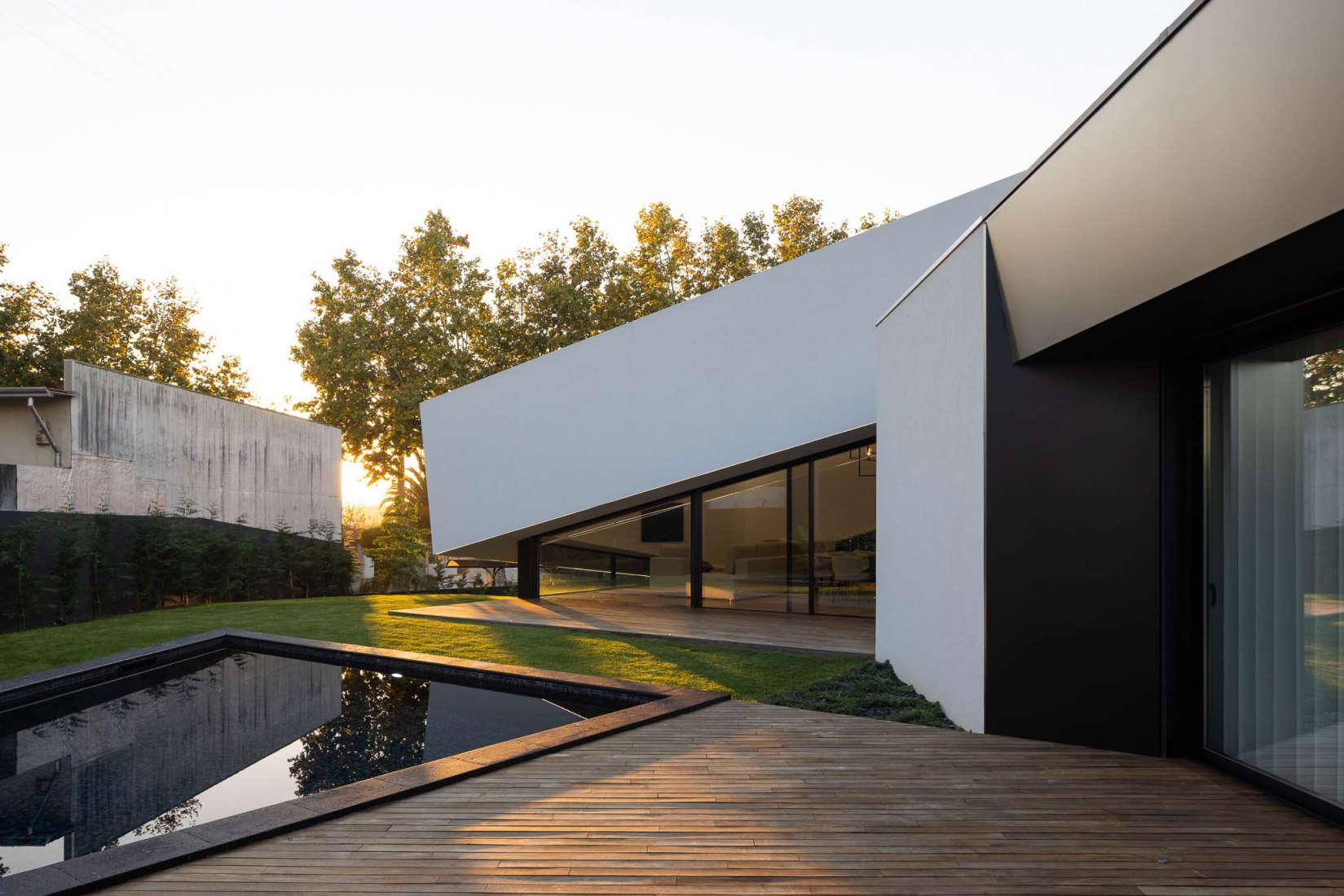 Three axes and a horizontal offset. Tilt House by Mutant Architecture