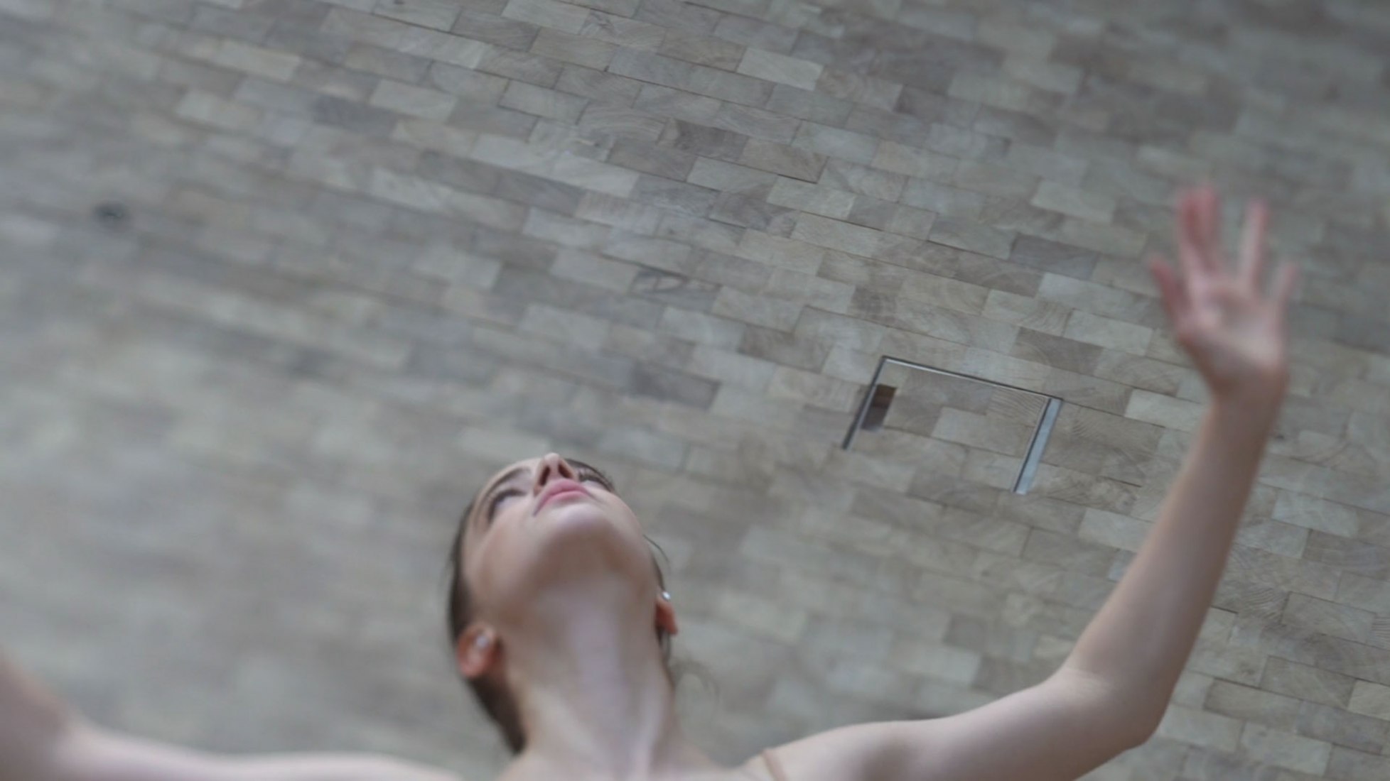 MUTANT STAGE 10. Choreographic series co-curated by Amélie Couillaud and Dimitri Chamblas, produced by Lafayette Anticipations - Fondation d'entreprise Galeries Lafayette.