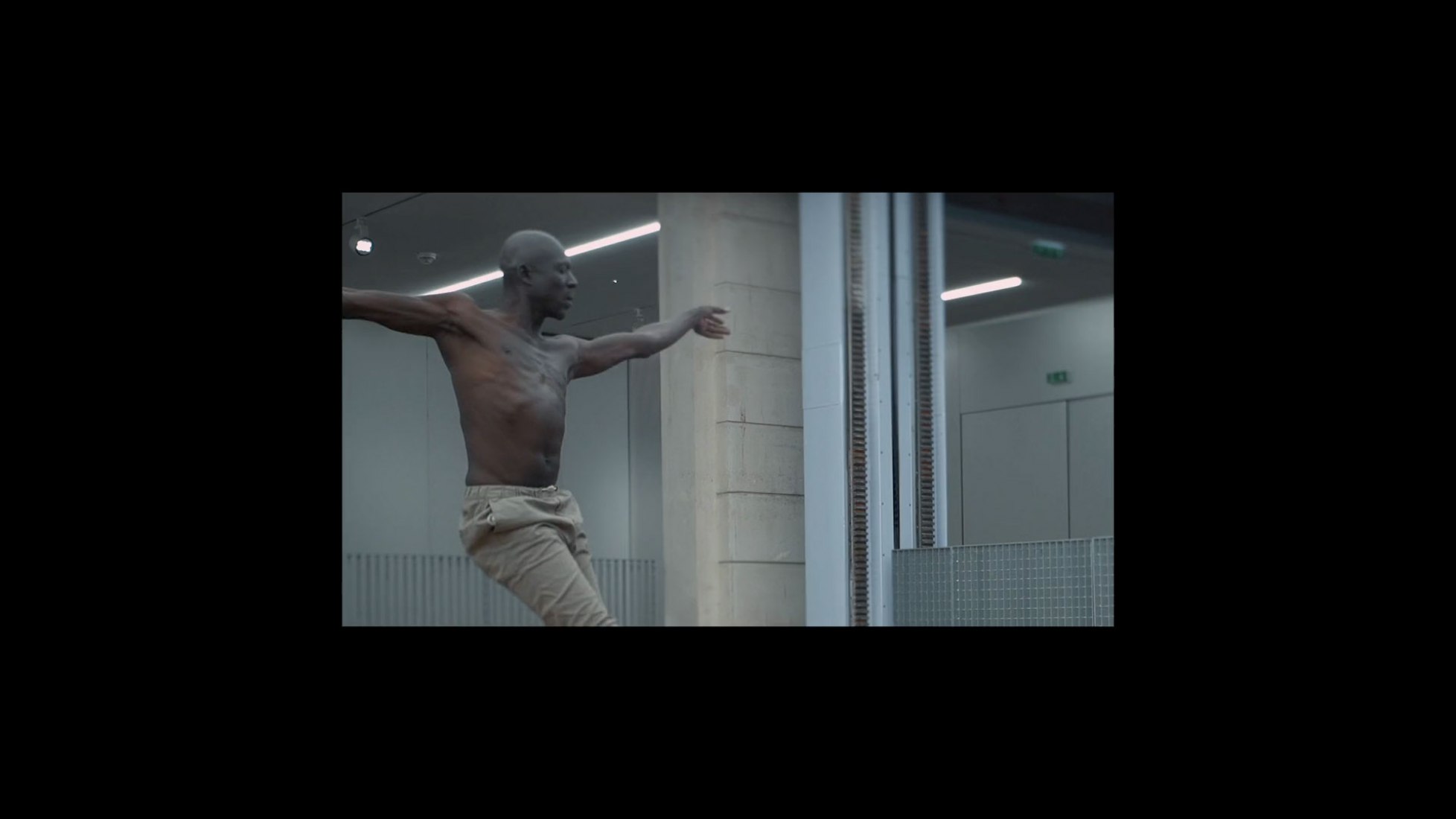 MUTANT STAGE 10. Choreographic series co-curated by Amélie Couillaud and Dimitri Chamblas, produced by Lafayette Anticipations - Fondation d'entreprise Galeries Lafayette.
