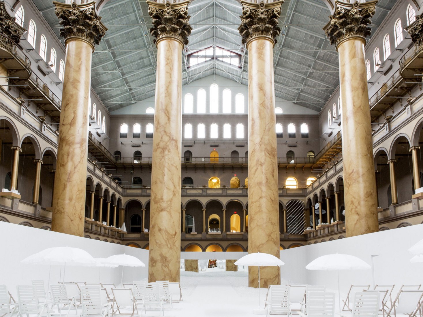 Snarkitecture Fun House. Fotografía por Noah Kalina