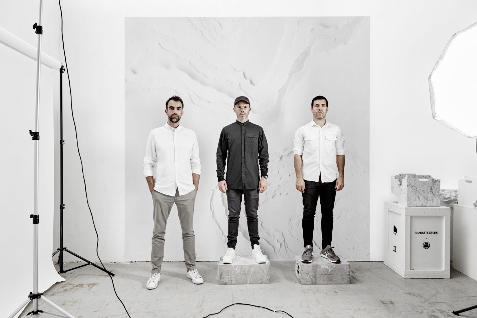Snarkitecture Alex Mustonen Daniel Arsham Benjamin Porto. Fotografía por Noah Kalina
