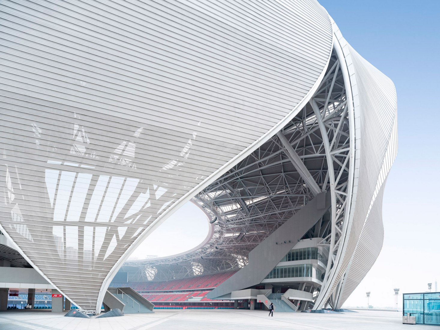 Complejo Deportivo Olímpico de Hangzhou por NBBJ. Fotografía por Shao Feng