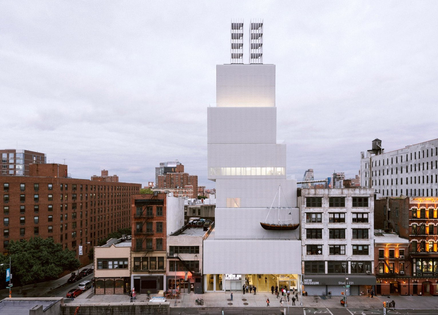 New Museum. 235 Bowery, Nueva York. Fotografía por Dean Kaufman, imagen cortesía de New Museum