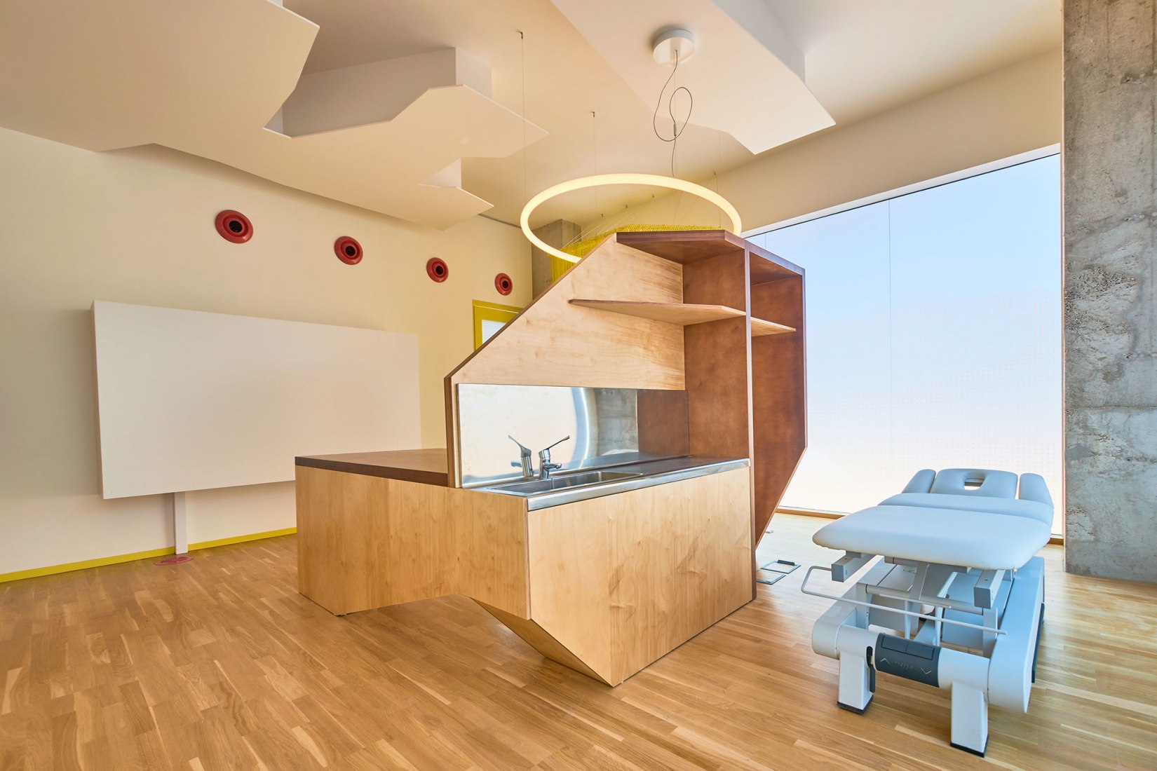 Clinical space Nexus8 by Magicarch. Photograph by Jonatan Berna, David Frutos