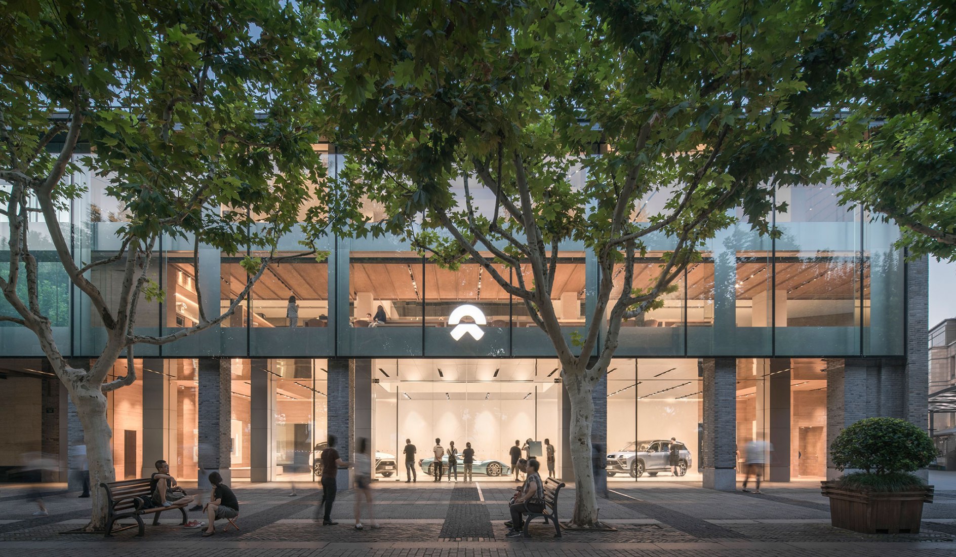  Nuevo expositor de NIO por Schmidt Hammer Lassen Architects. Fotografía por SchRAN