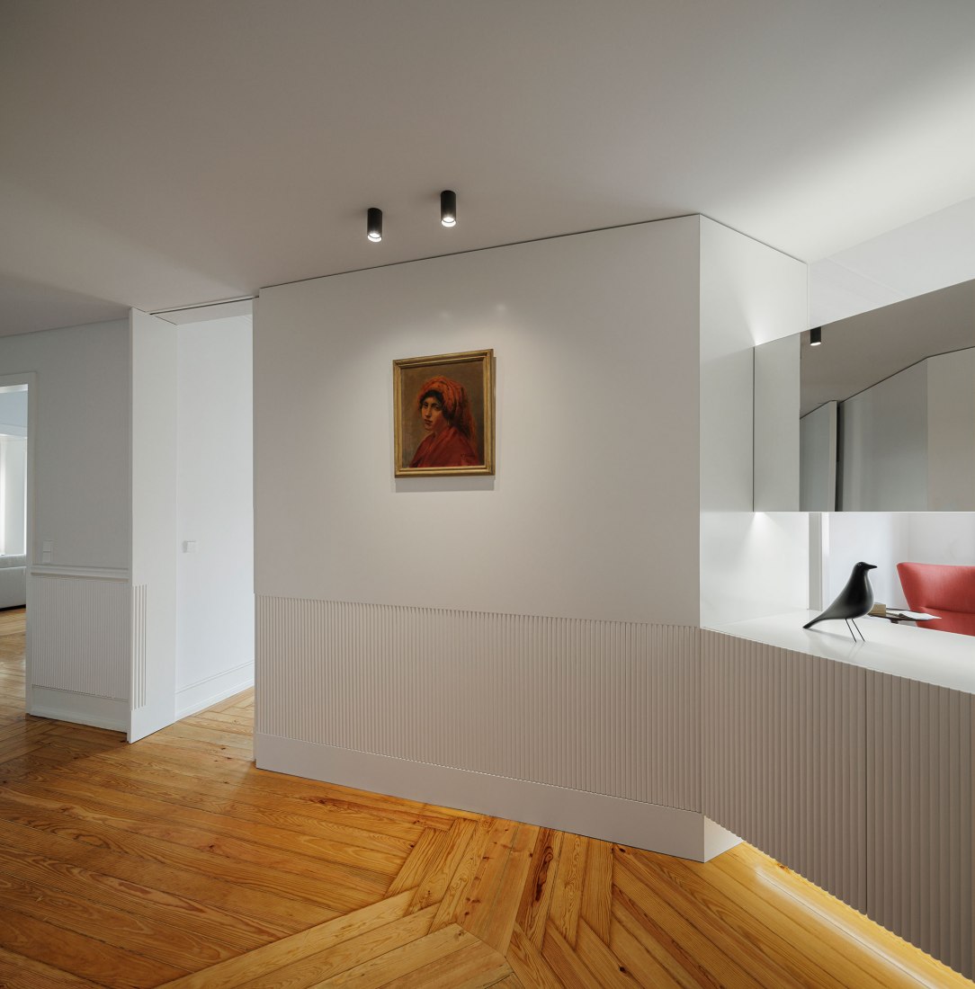 AN apartament by nmdarq. Photograph by Ivo Tavares Studio.