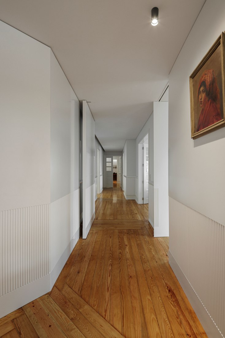 AN apartament by nmdarq. Photograph by Ivo Tavares Studio.