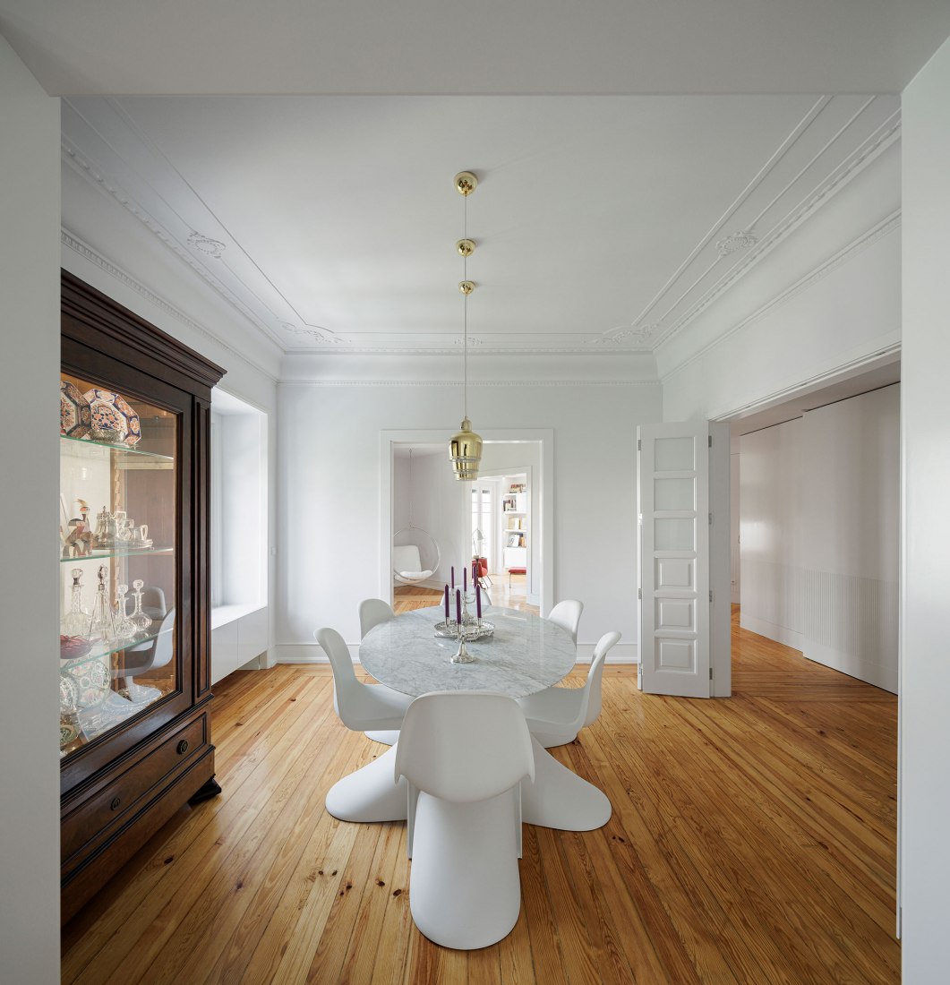AN apartament by nmdarq. Photograph by Ivo Tavares Studio.