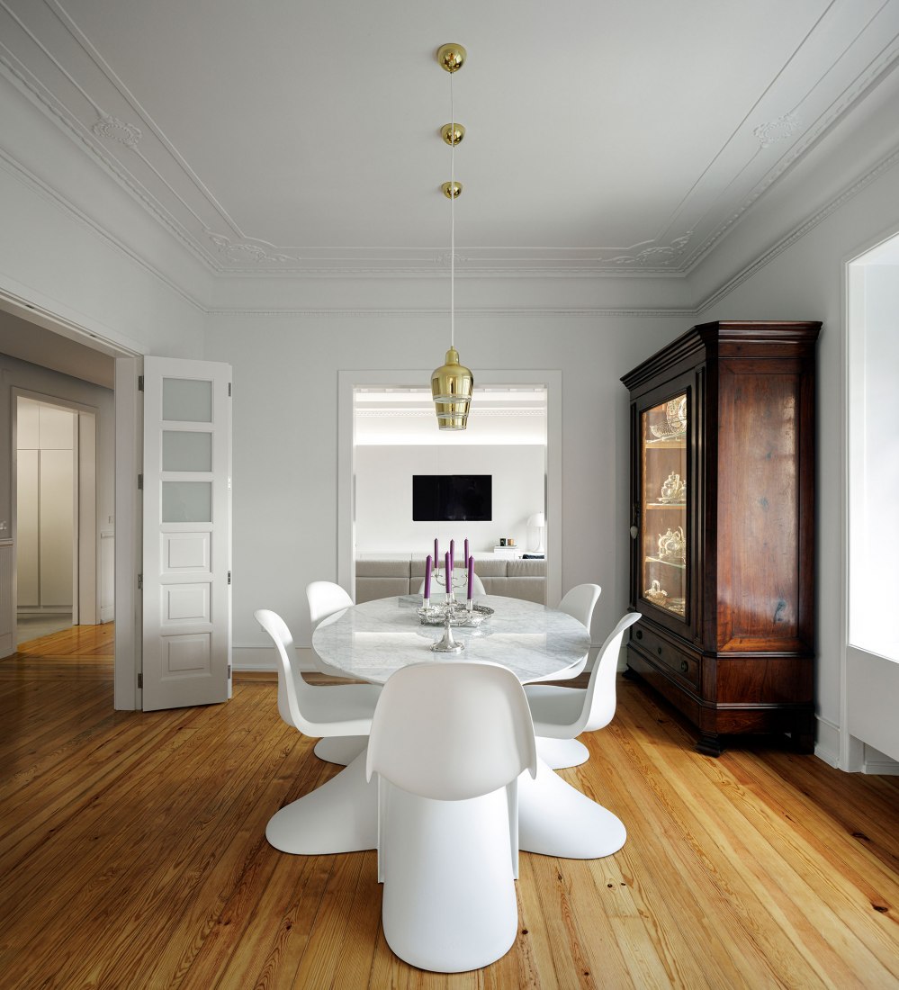 AN apartament by nmdarq. Photograph by Ivo Tavares Studio.