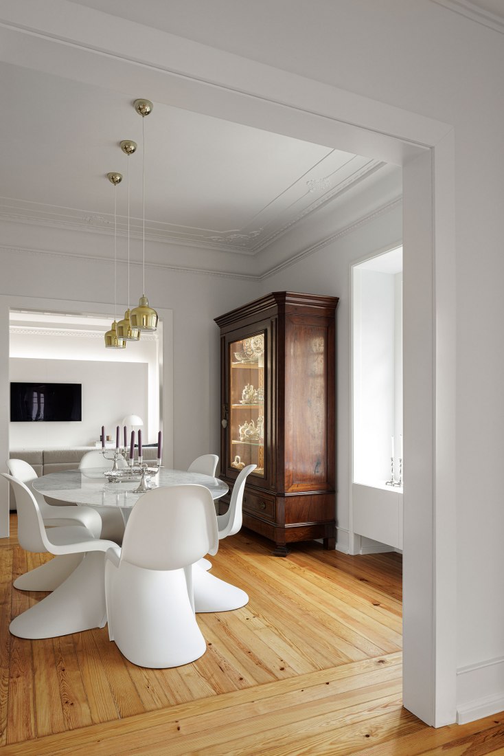 AN apartament by nmdarq. Photograph by Ivo Tavares Studio.