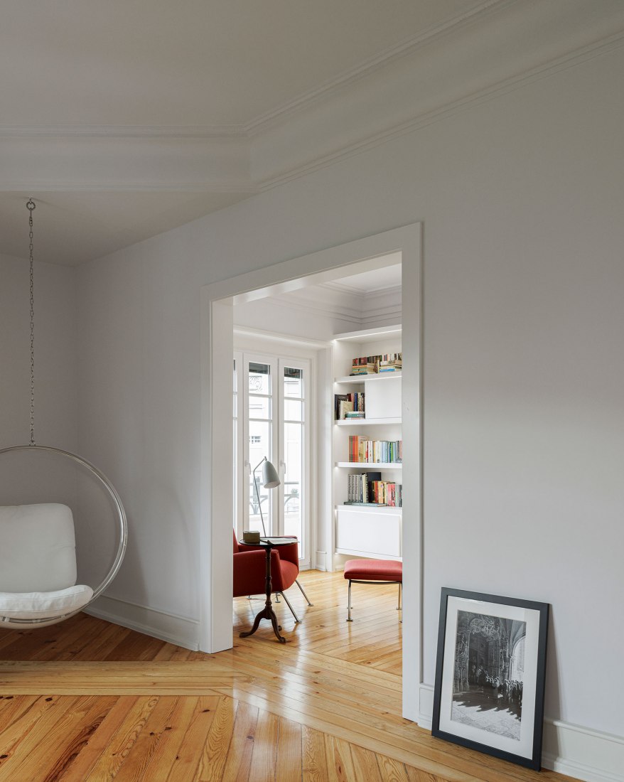 AN apartament by nmdarq. Photograph by Ivo Tavares Studio.