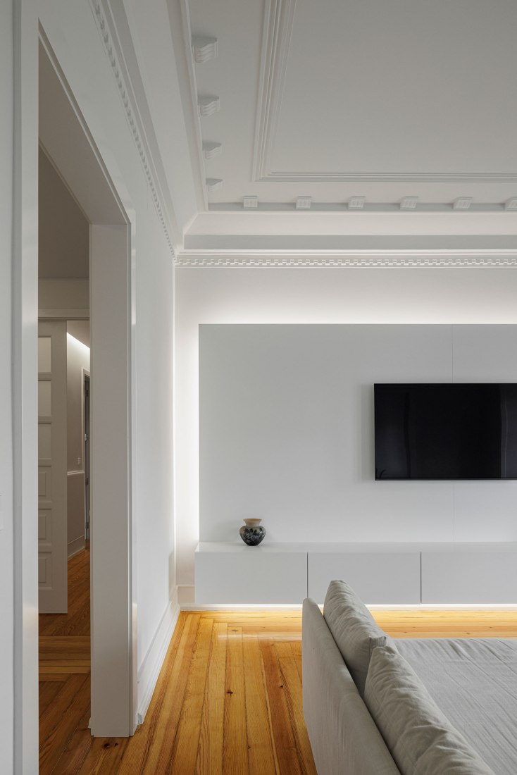 AN apartament by nmdarq. Photograph by Ivo Tavares Studio.