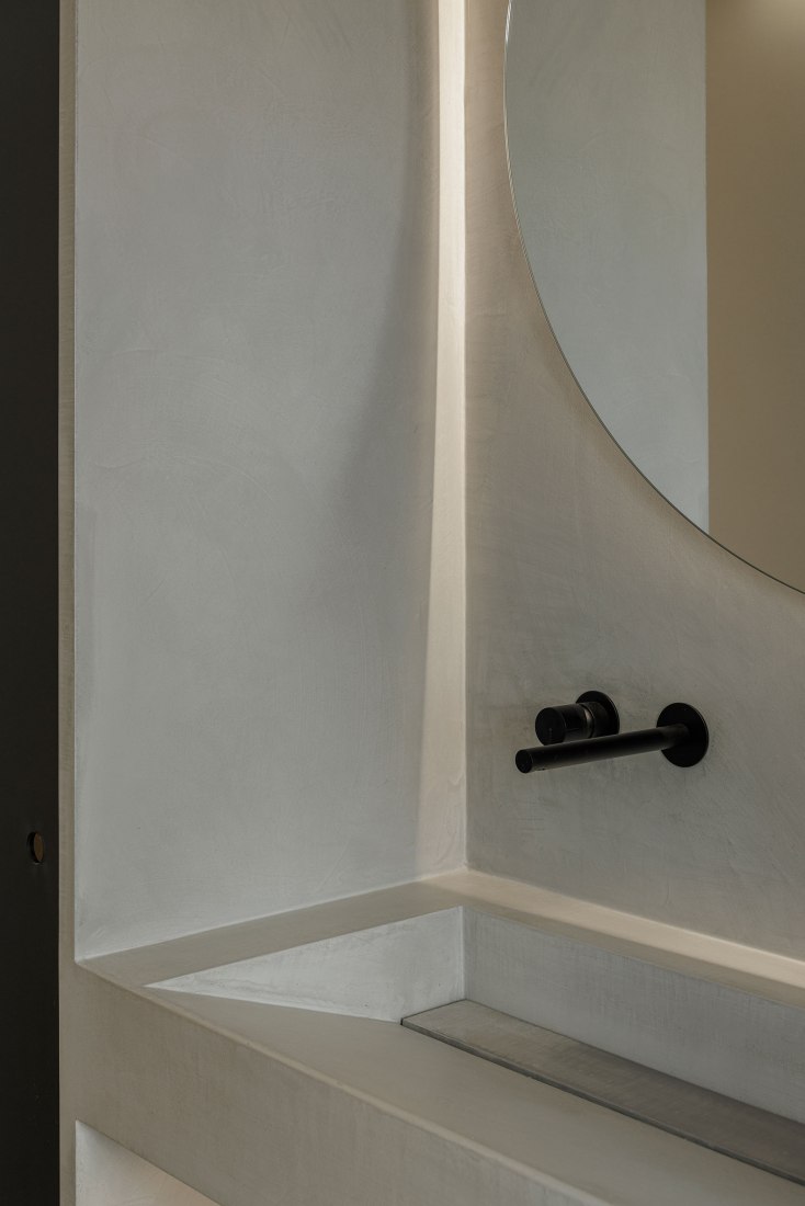 AN apartament by nmdarq. Photograph by Ivo Tavares Studio.