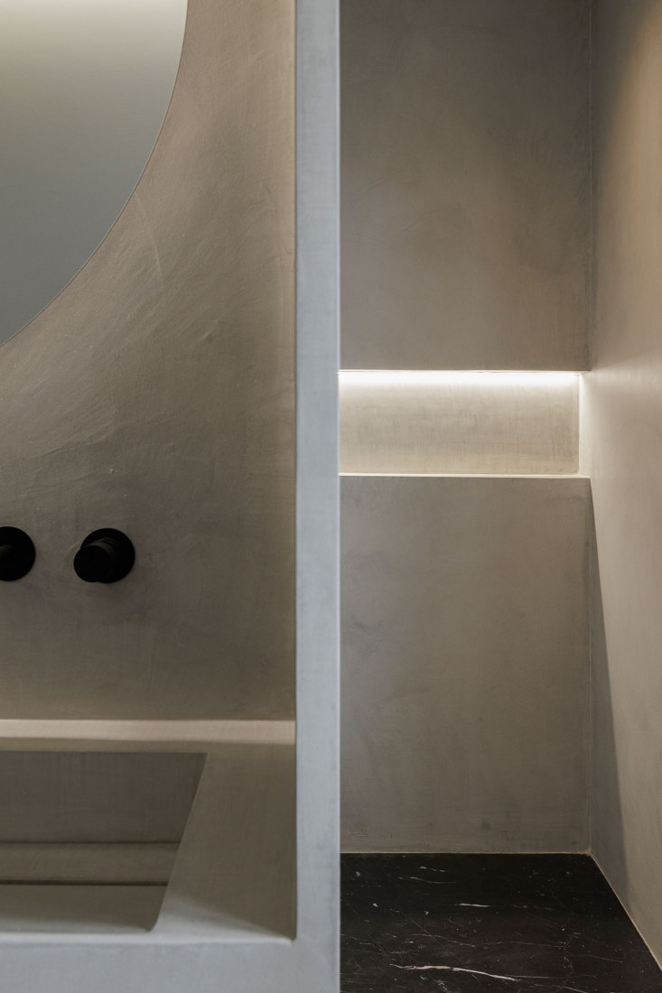 AN apartament by nmdarq. Photograph by Ivo Tavares Studio.