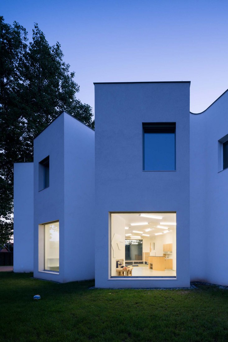 Montessori Kindergarten by No Architects. Photograph by Studio Flusser.