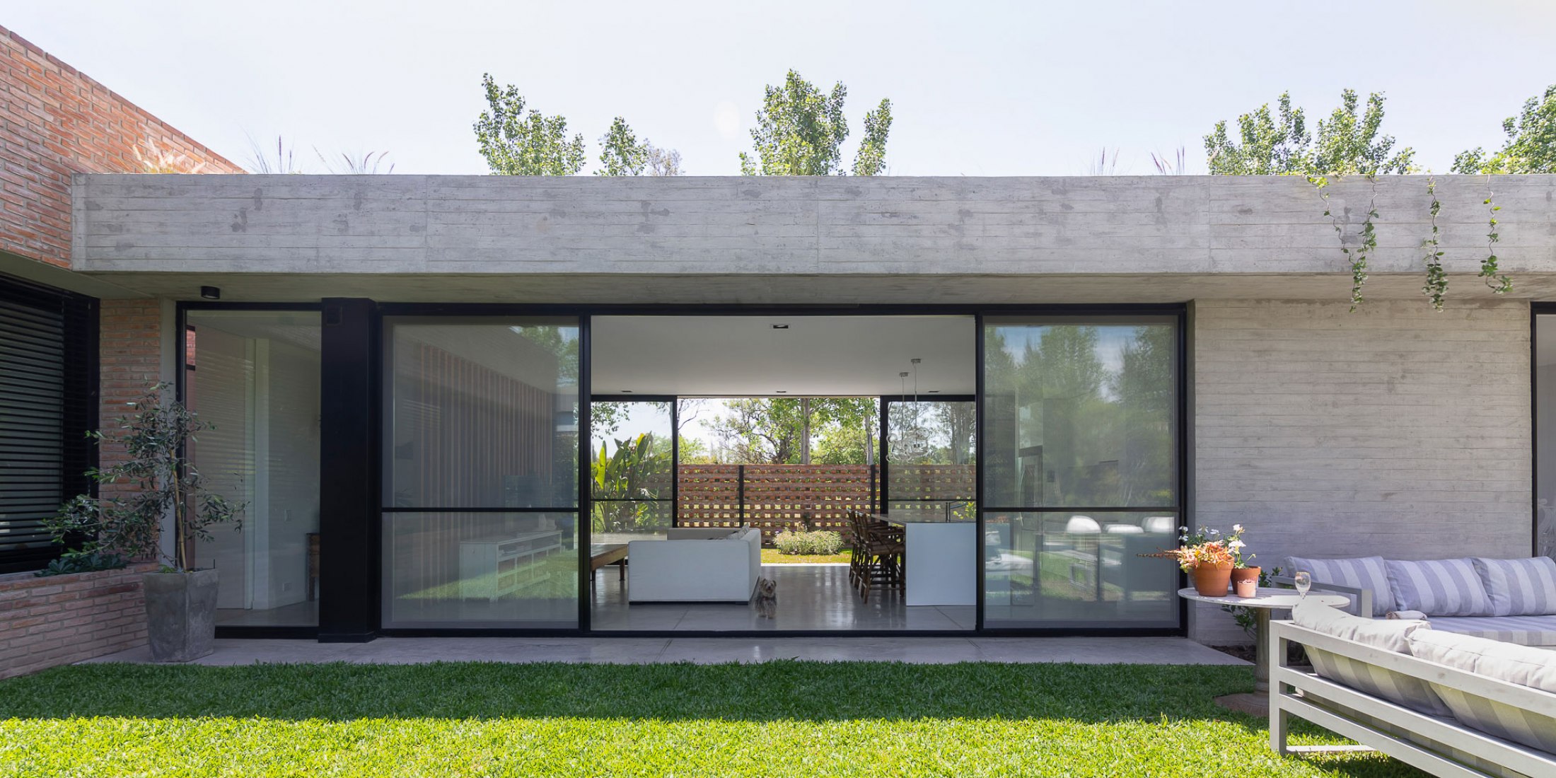 LP.0405 House by Nómade Arquitectura. Photograph by Ramiro Sosa