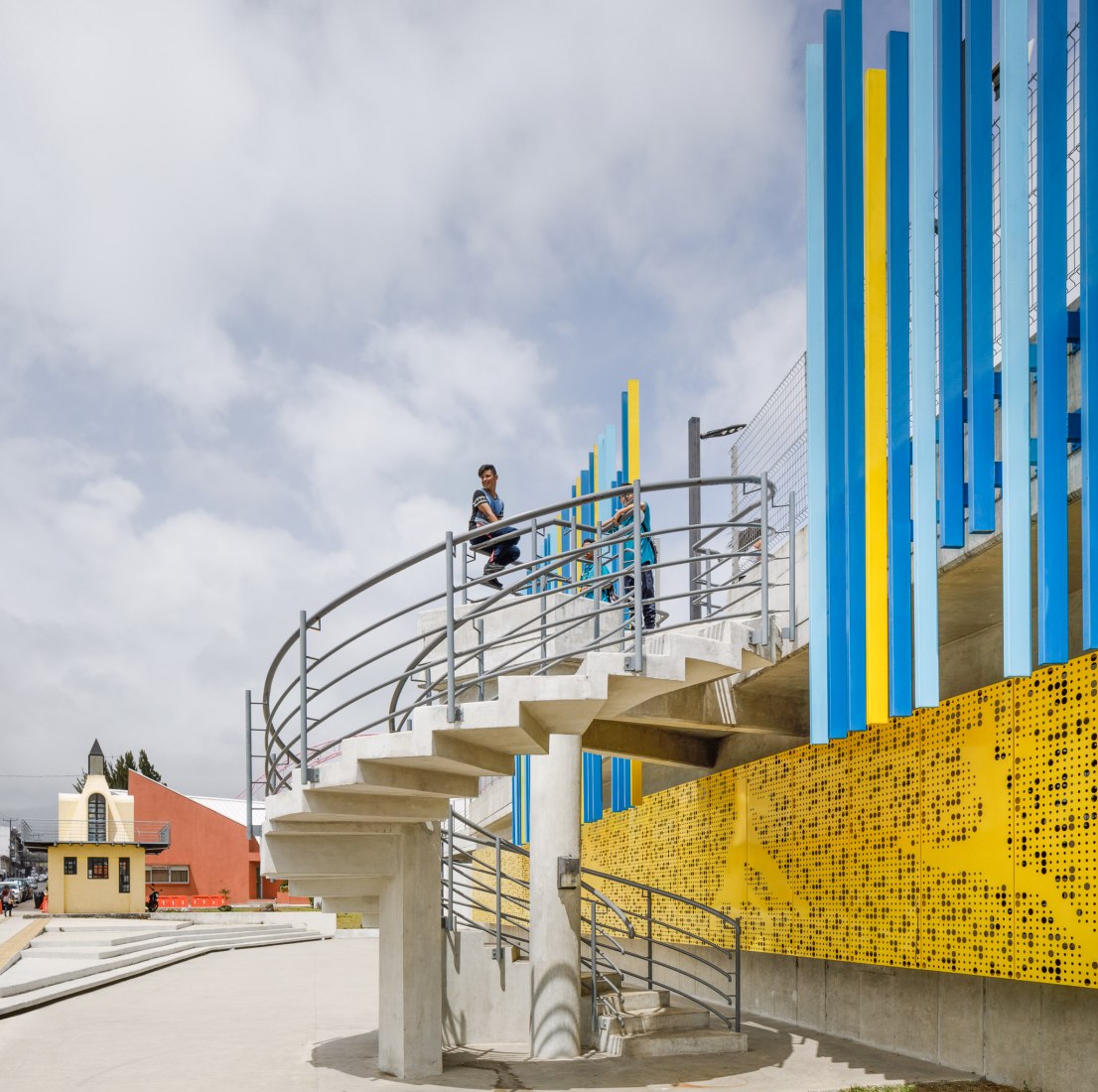 Exterior view. Civic Center for Peace by Norte Sur Arquitectos. Photograph by Fernando Alda