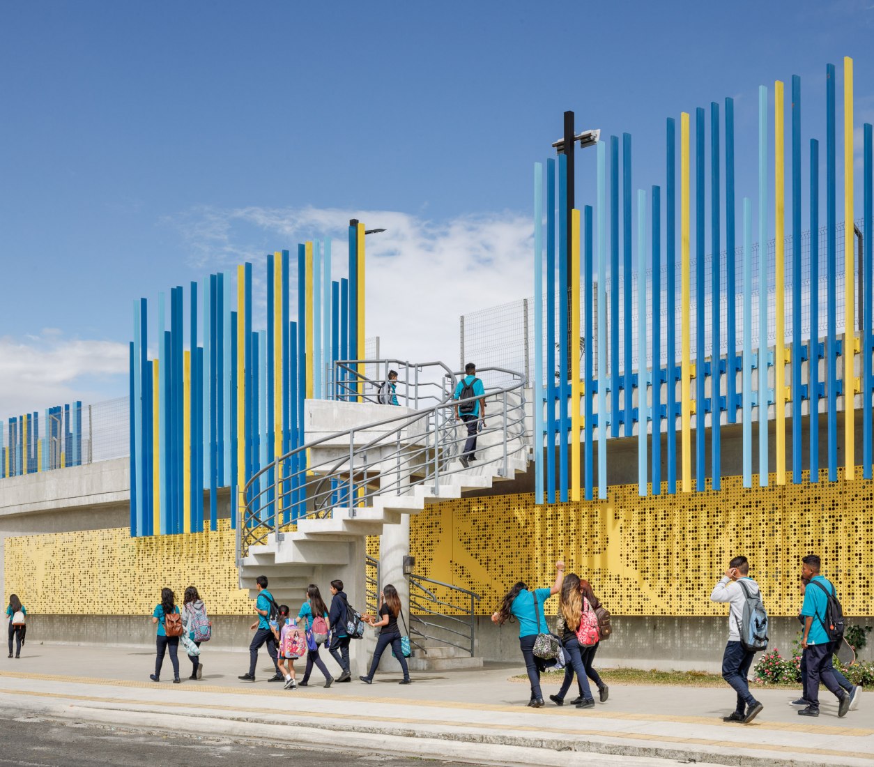 Exterior view. Civic Center for Peace by Norte Sur Arquitectos. Photograph by Fernando Alda