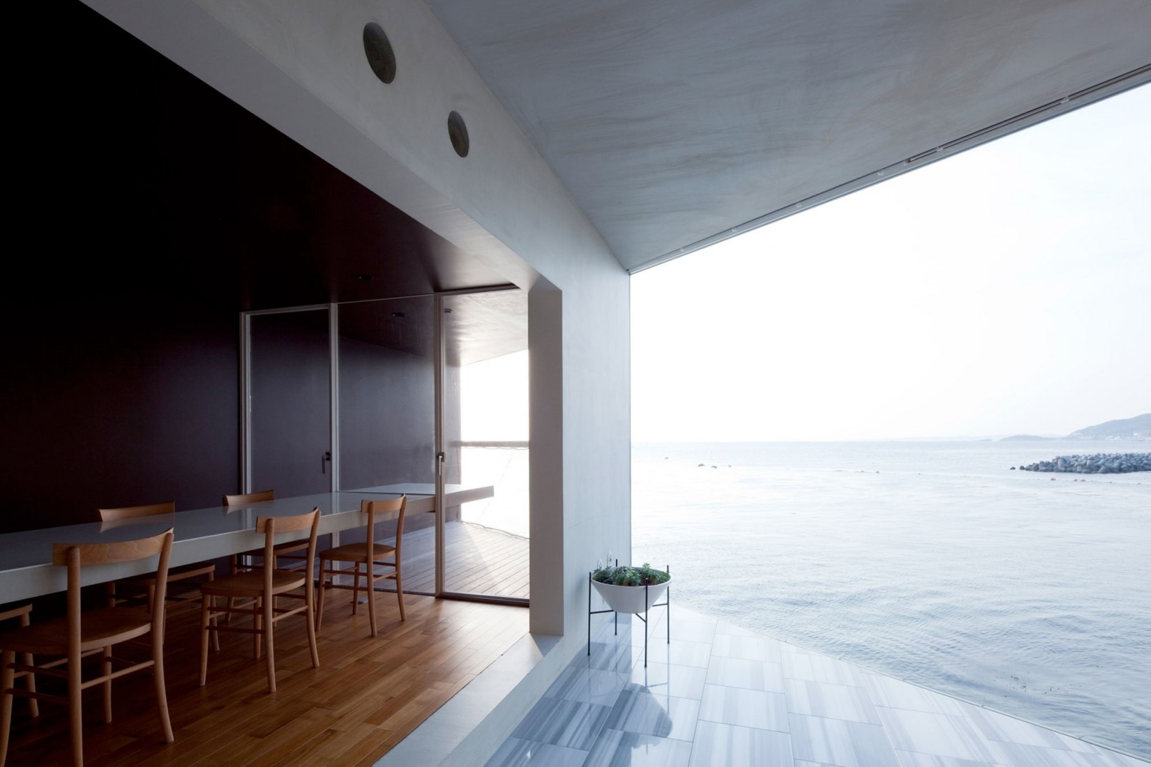 NOWHERE BUT SAJIMA, House by Yasutaka Yoshimura Architects. Photograph © Yasutaka Yoshimura Architects
