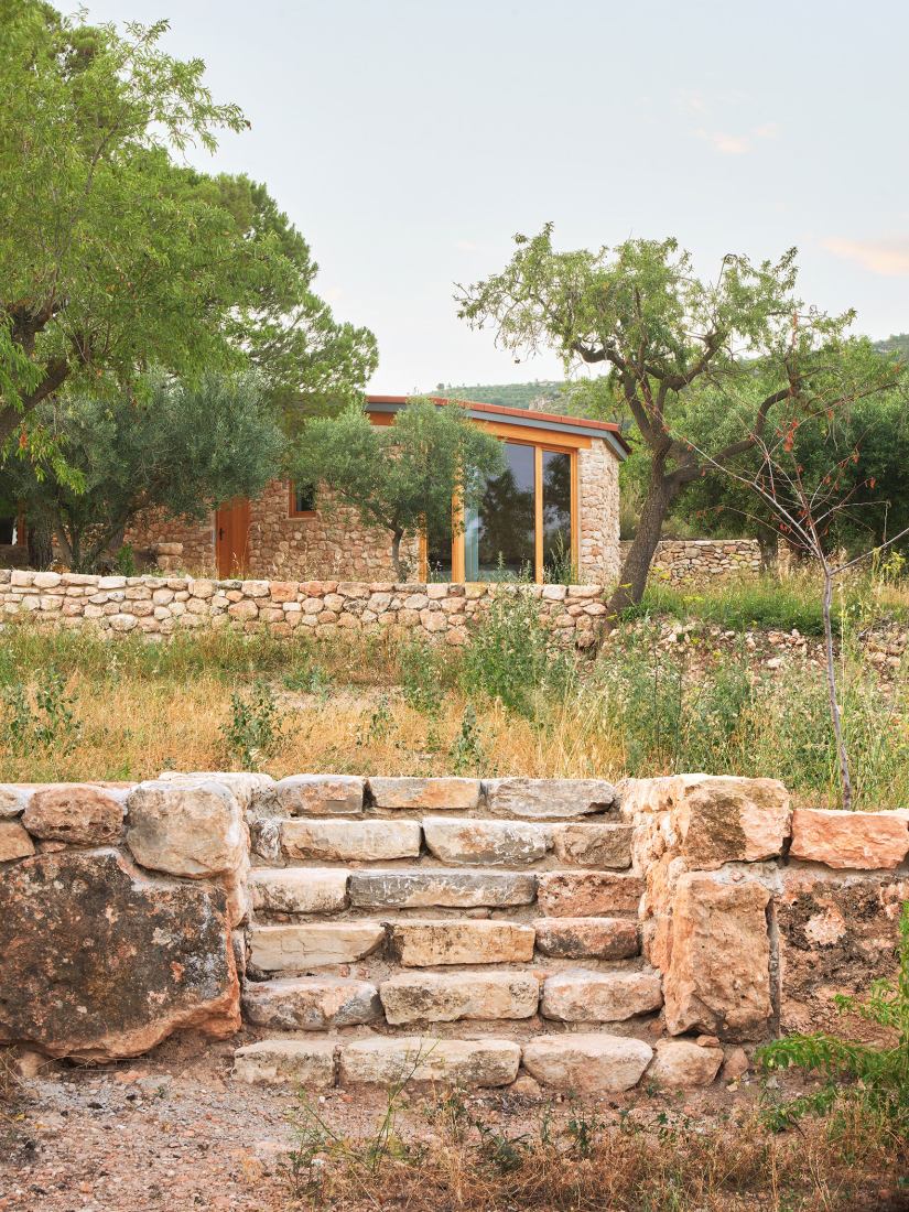 A new life for Mas Carpi by NUA arquitectures. Photograph by Jose Hevia.