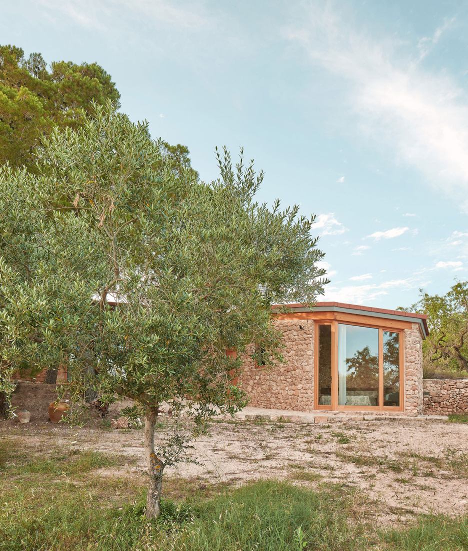 A new life for Mas Carpi by NUA arquitectures. Photograph by Jose Hevia.
