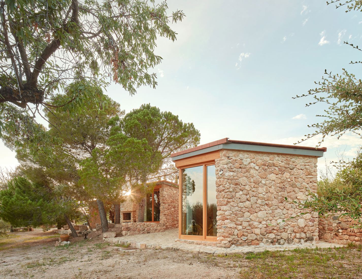 A new life for Mas Carpi by NUA arquitectures. Photograph by Jose Hevia.