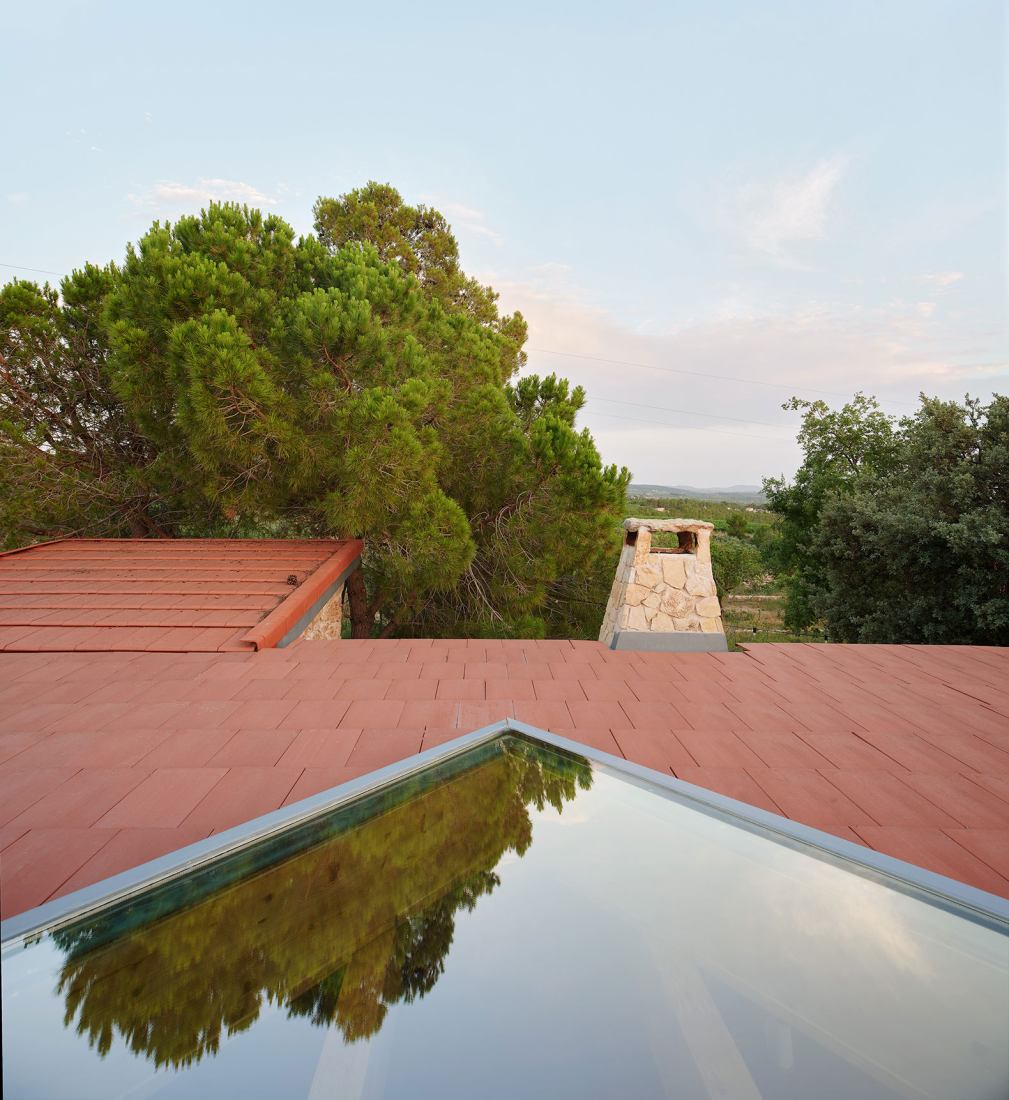 A new life for Mas Carpi by NUA arquitectures. Photograph by Jose Hevia.