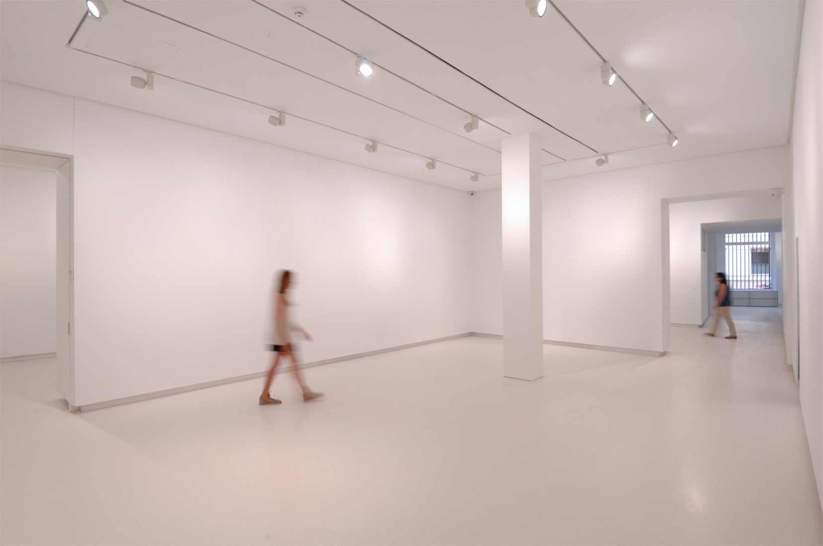 New space for the Elvira González Gallery by Marcos Corrales Lantero. Interior image. Photograph © Cuauhtli Gutiérrez.