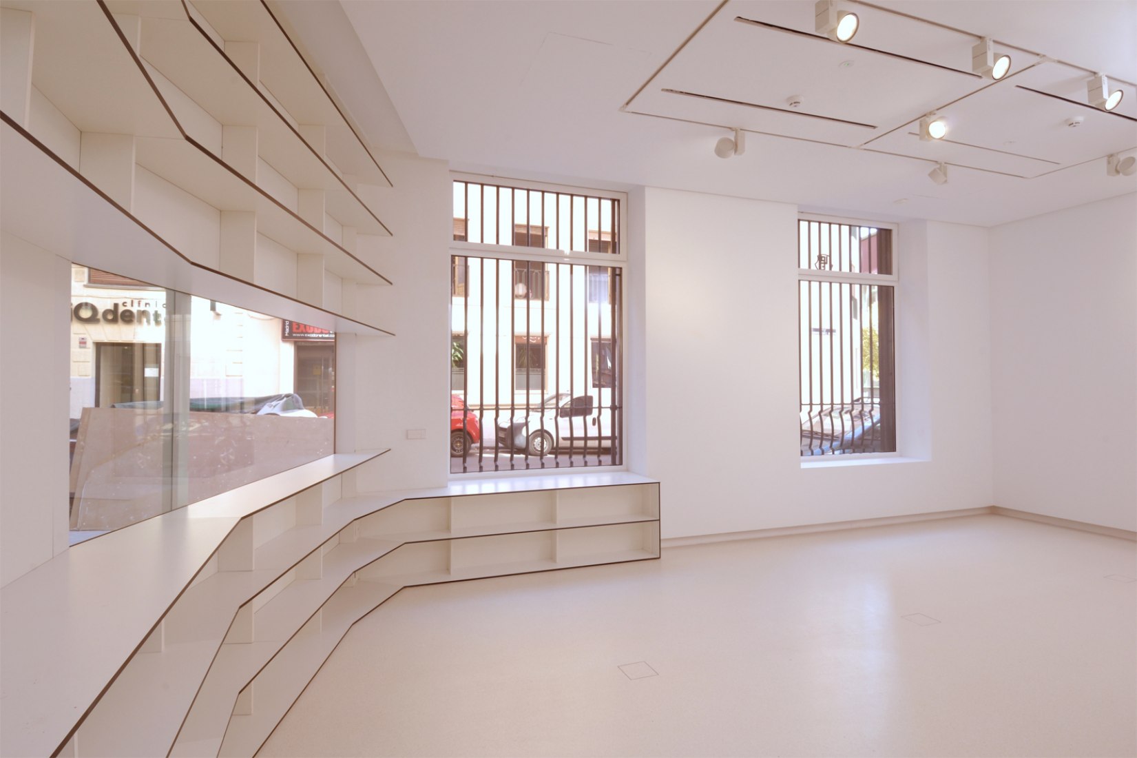 New space for the Elvira González Gallery by Marcos Corrales Lantero. Interior image. Photograph © Cuauhtli Gutiérrez.