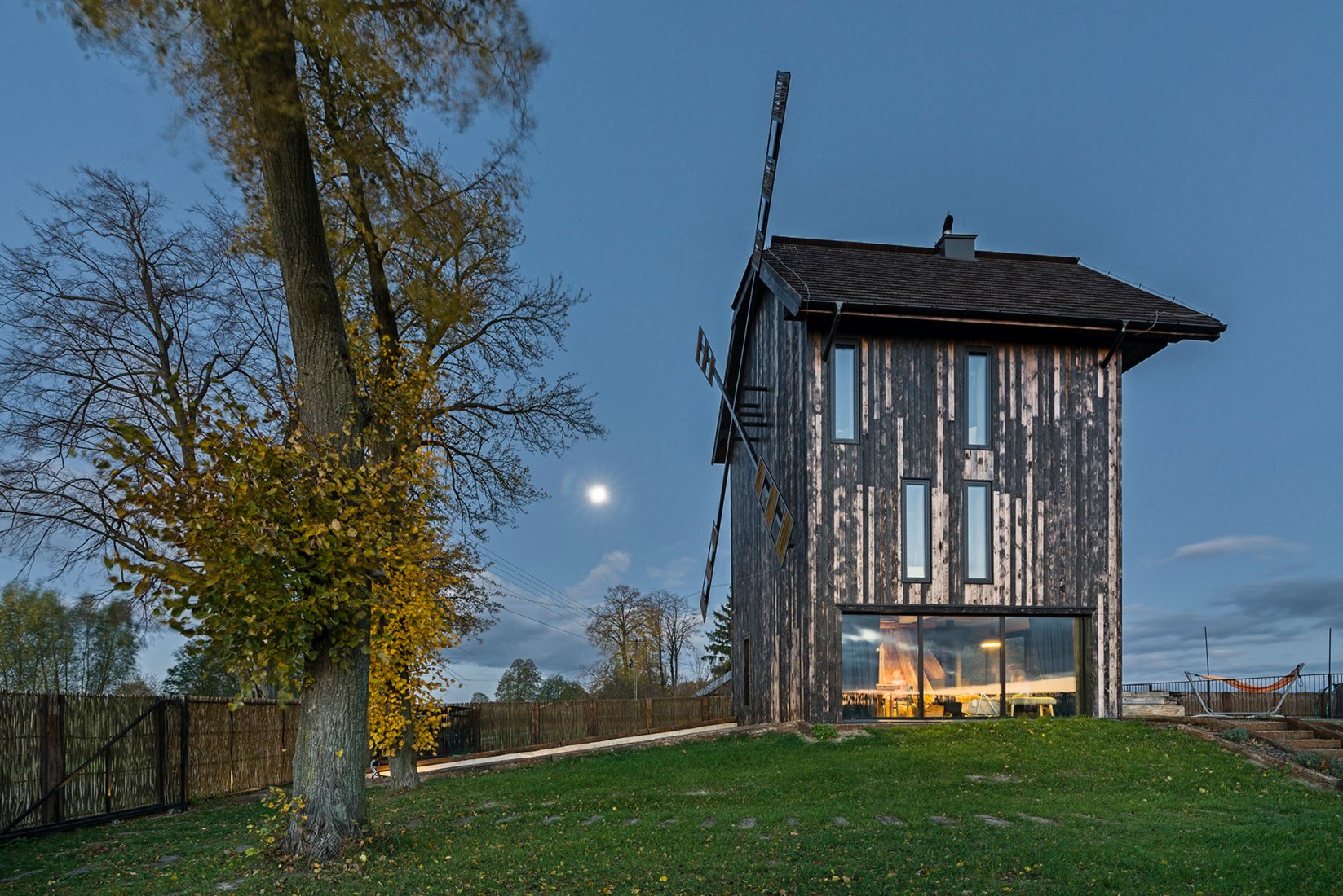 Windmill house by o4 architekci. Photograph by Rafał Chojnacki Fotografia Architektury.