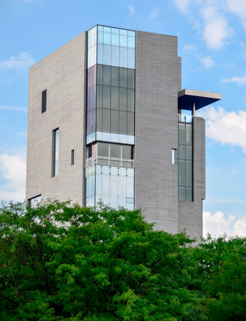 University of Chicago, Reva and David Logan Center for the Arts por Tod Williams Billie Tsien Architects. Fotografía © Tom Rossiter - The University of Chicago.
