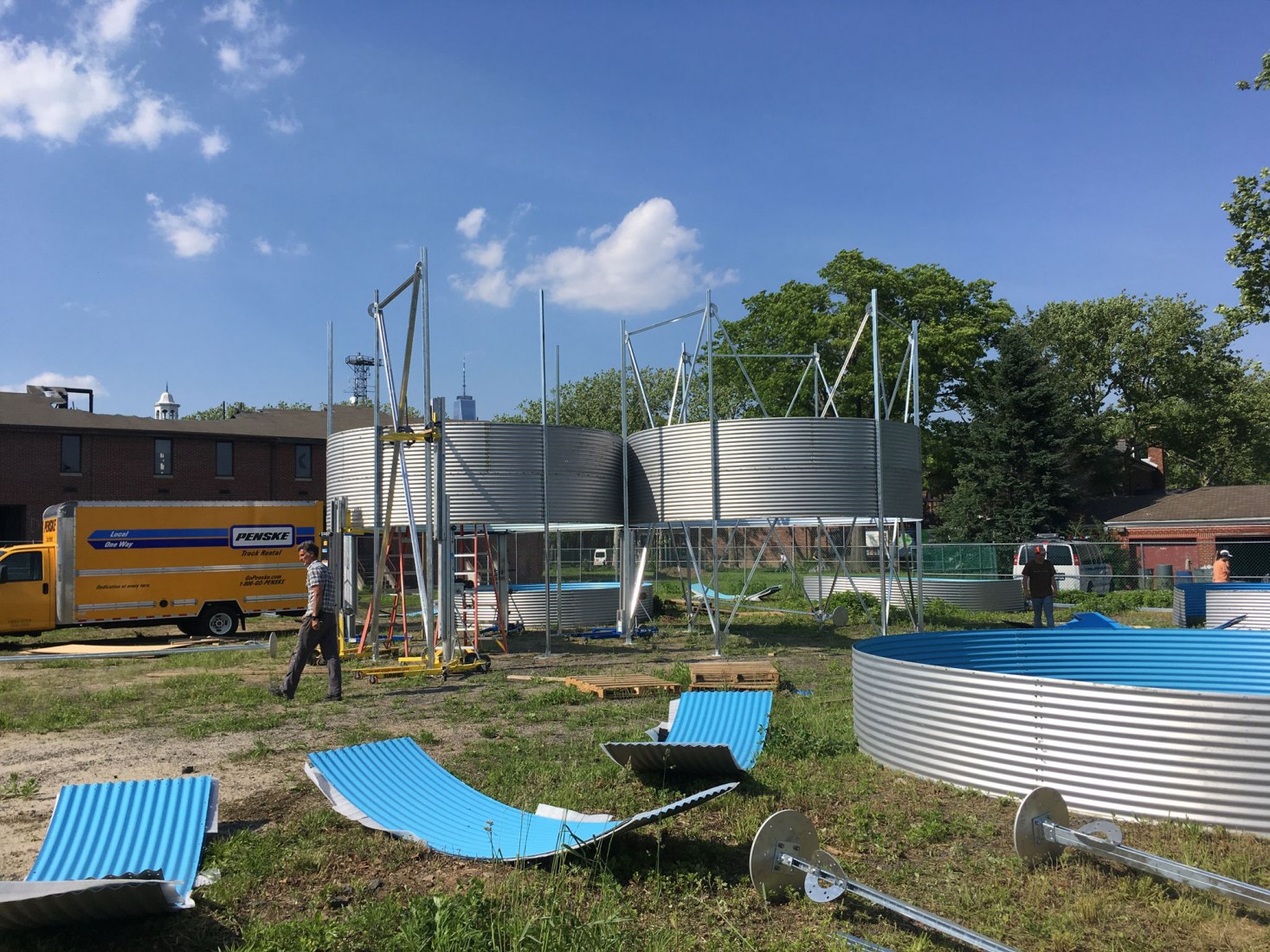 Instalación de arte Oculi en Governors Island. Fotografía por Aleksandr Mergold